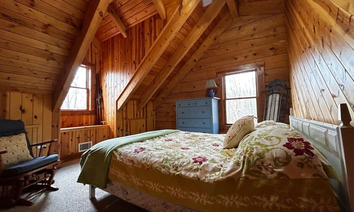 Photo of Bedroom in Alpine Lake