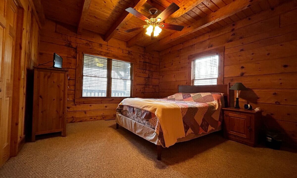 Photo of Bedroom in Alpine Lake