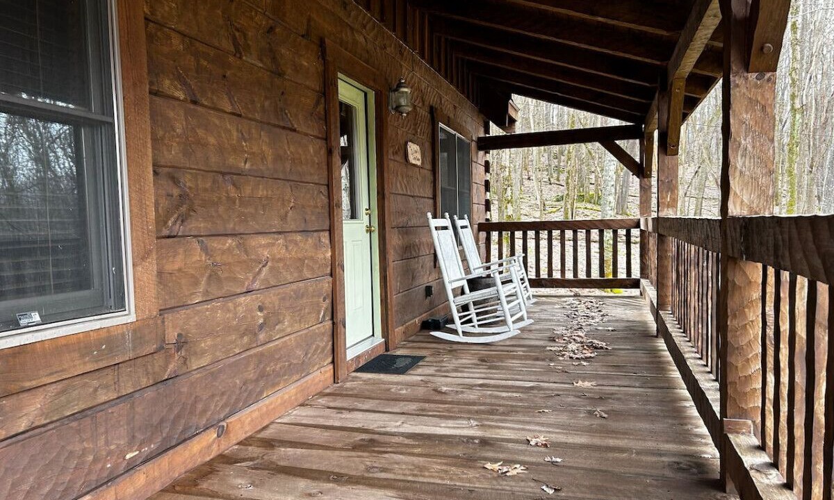 Photo of Patio Balcony in Alpine Lake