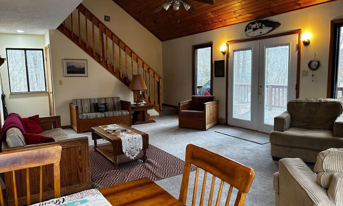 Photo of Livingroom in Alpine Lake