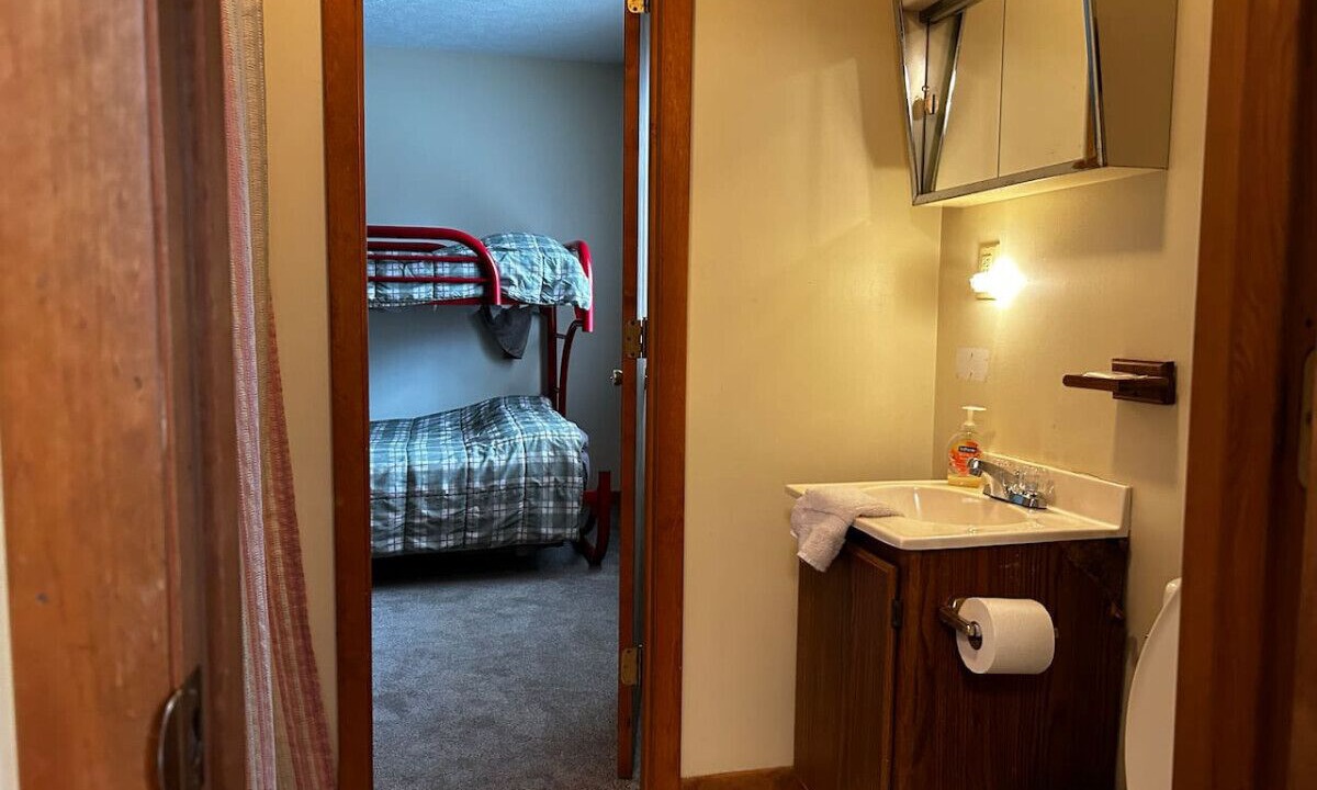 Photo of Bedroom in Alpine Lake