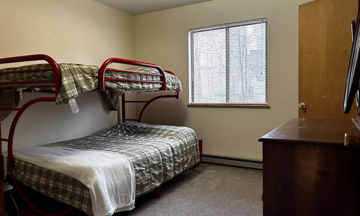 Photo of Bedroom in Alpine Lake