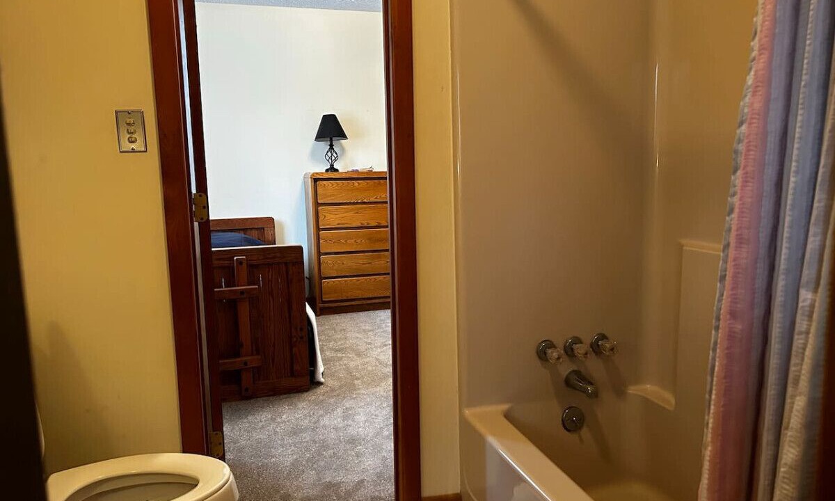 Photo of Bathroom in Alpine Lake