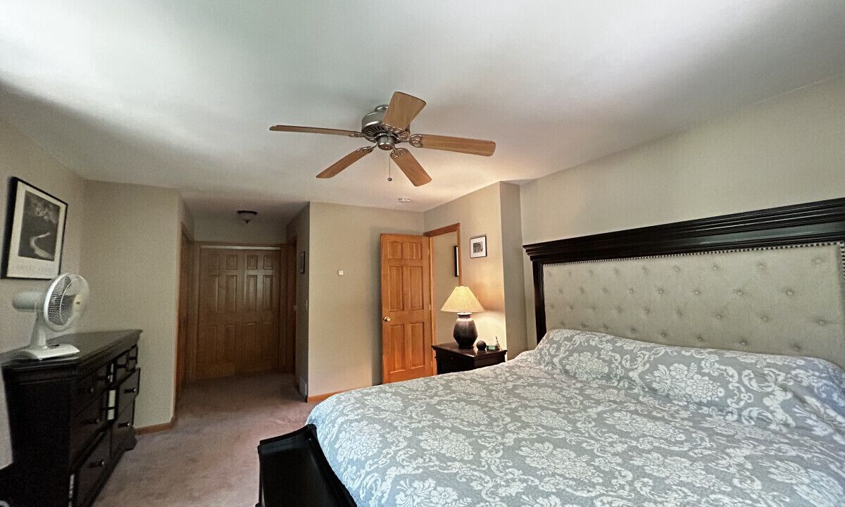 Photo of Bedroom in Alpine Lake