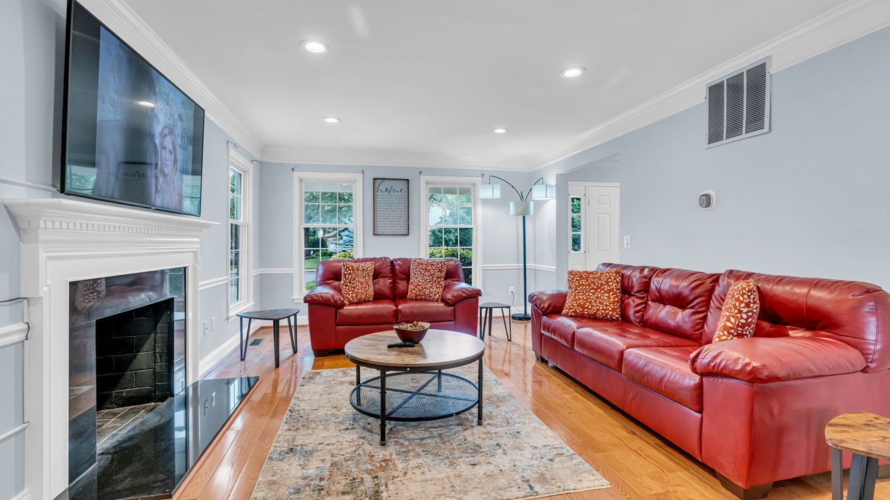 Photo of Livingroom in Oak Hill