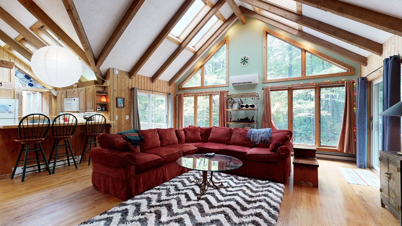 Photo of Livingroom in Forest Farms