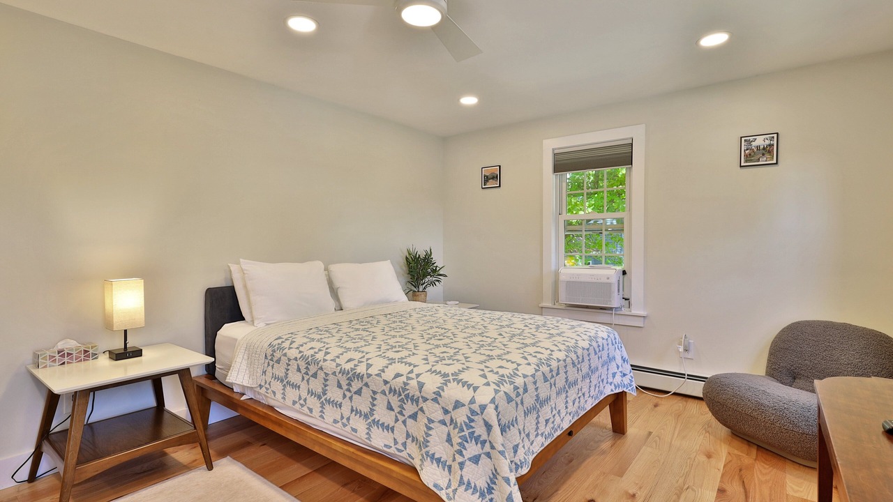 Photo of Bedroom in Hydeville