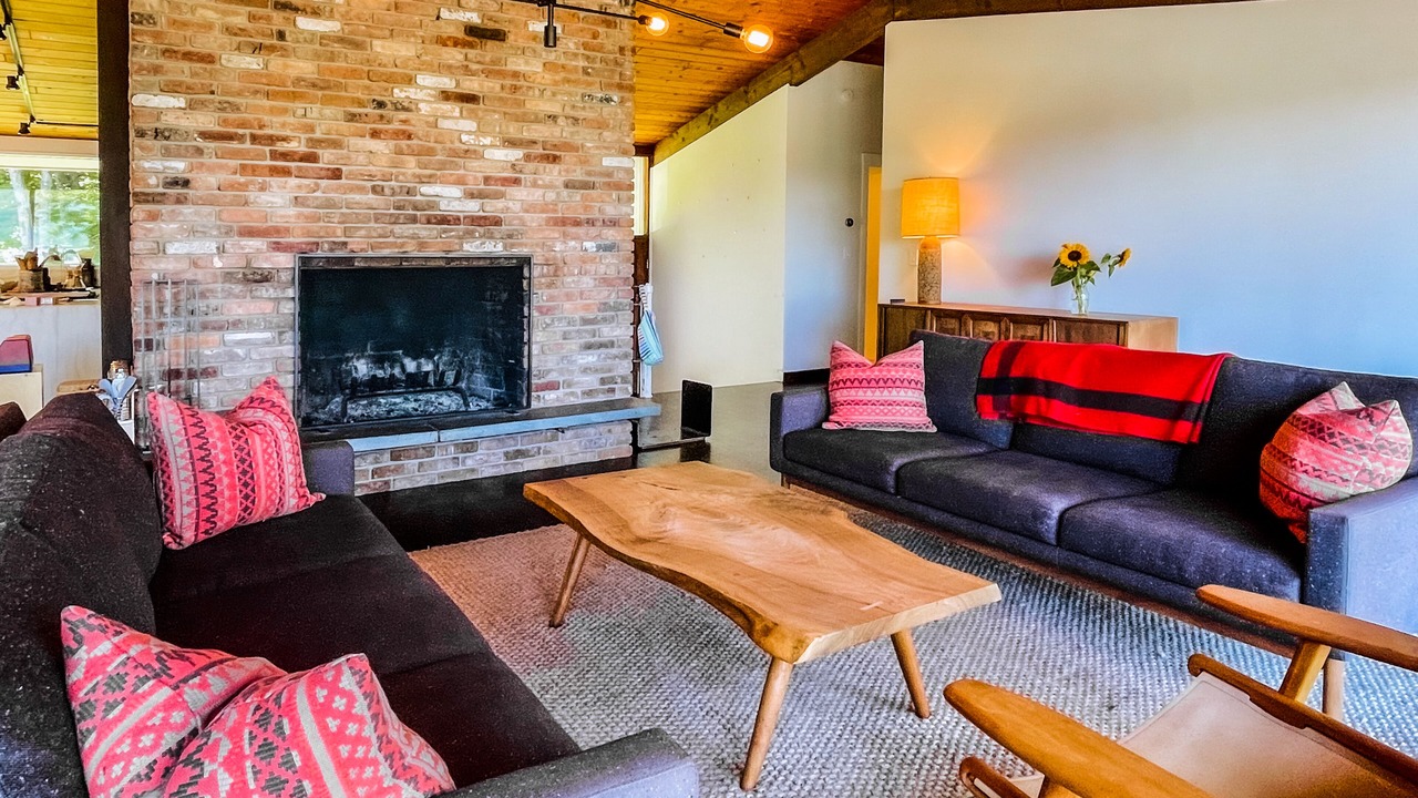 Photo of Livingroom in Weston