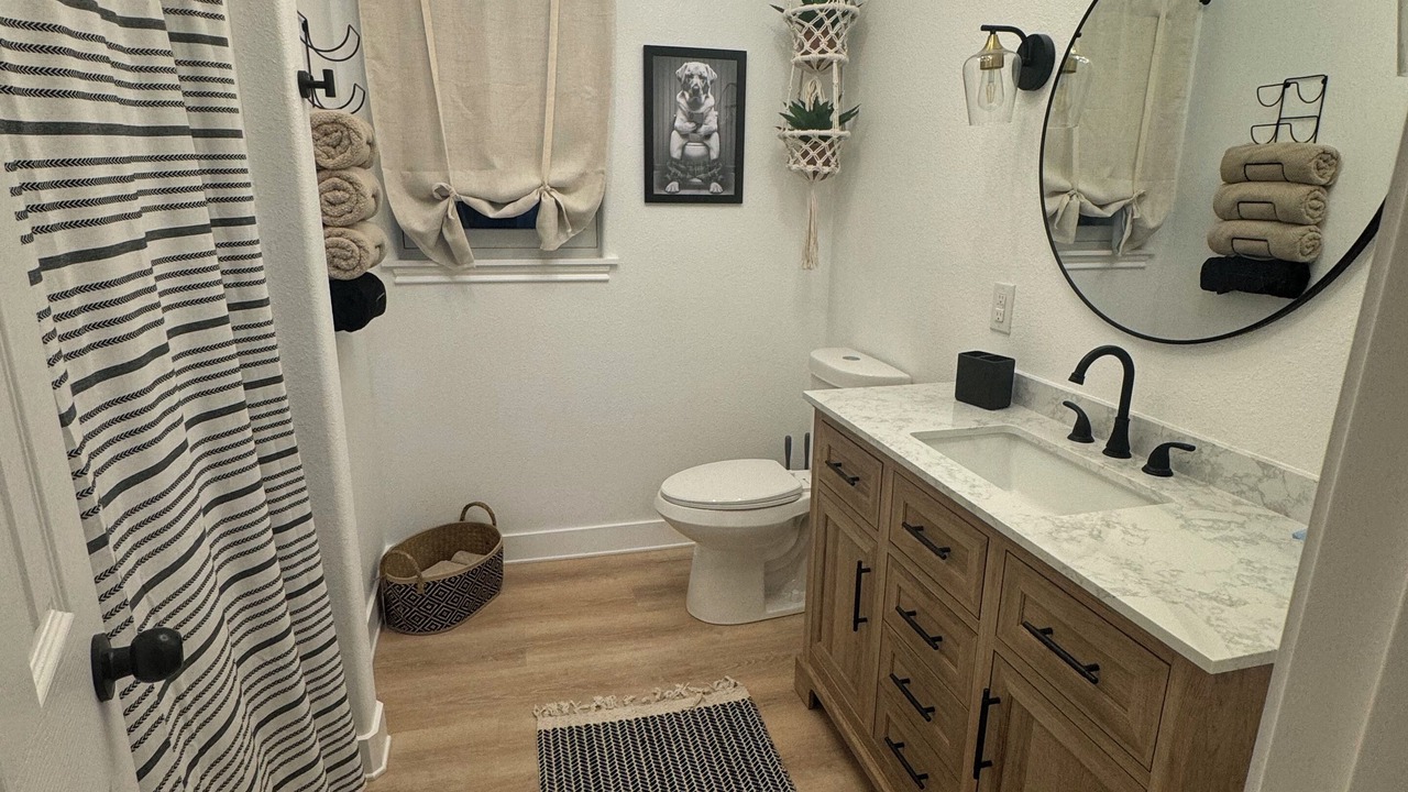 Photo of Bathroom in Port Neches