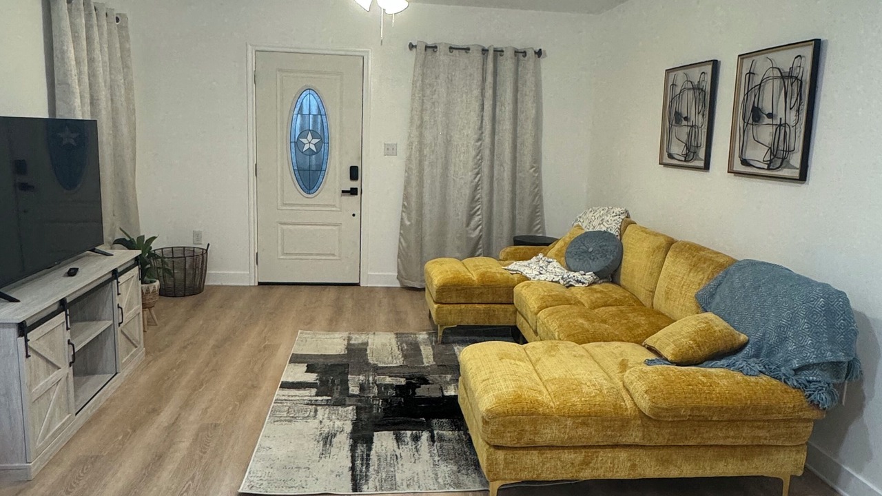 Photo of Livingroom in Port Neches