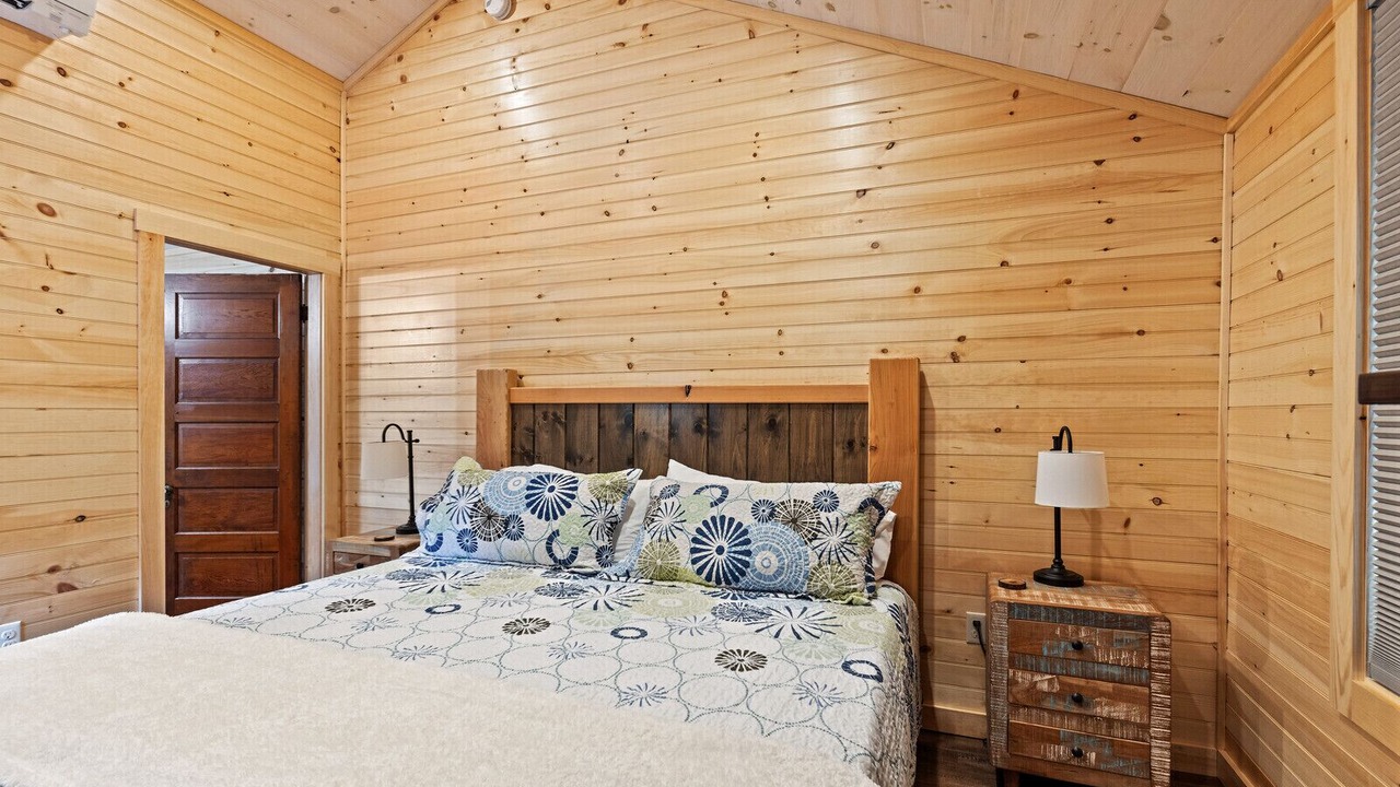 Photo of Bedroom in Belgrade Lakes