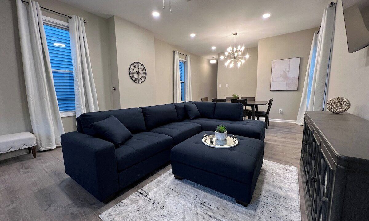 Photo of Livingroom in Columbia-Tusculum
