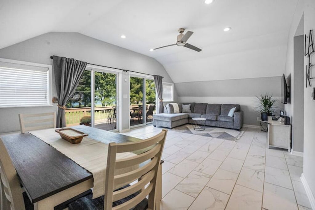Photo of Livingroom in Burt
