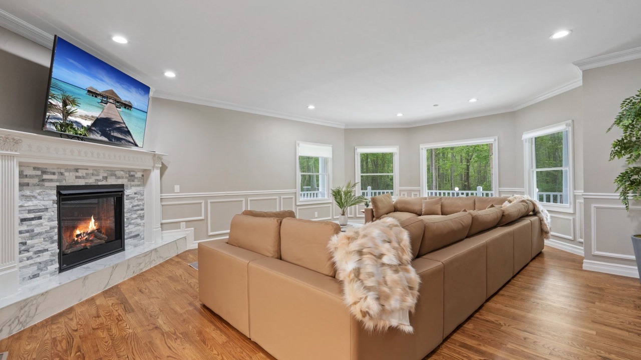 Photo of Livingroom in Bay Shore