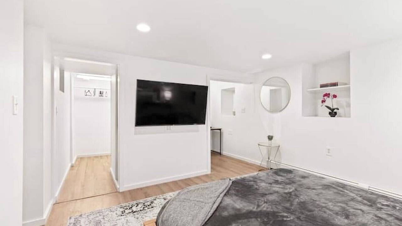 Photo of Bedroom in Cove - East Side - Shippan