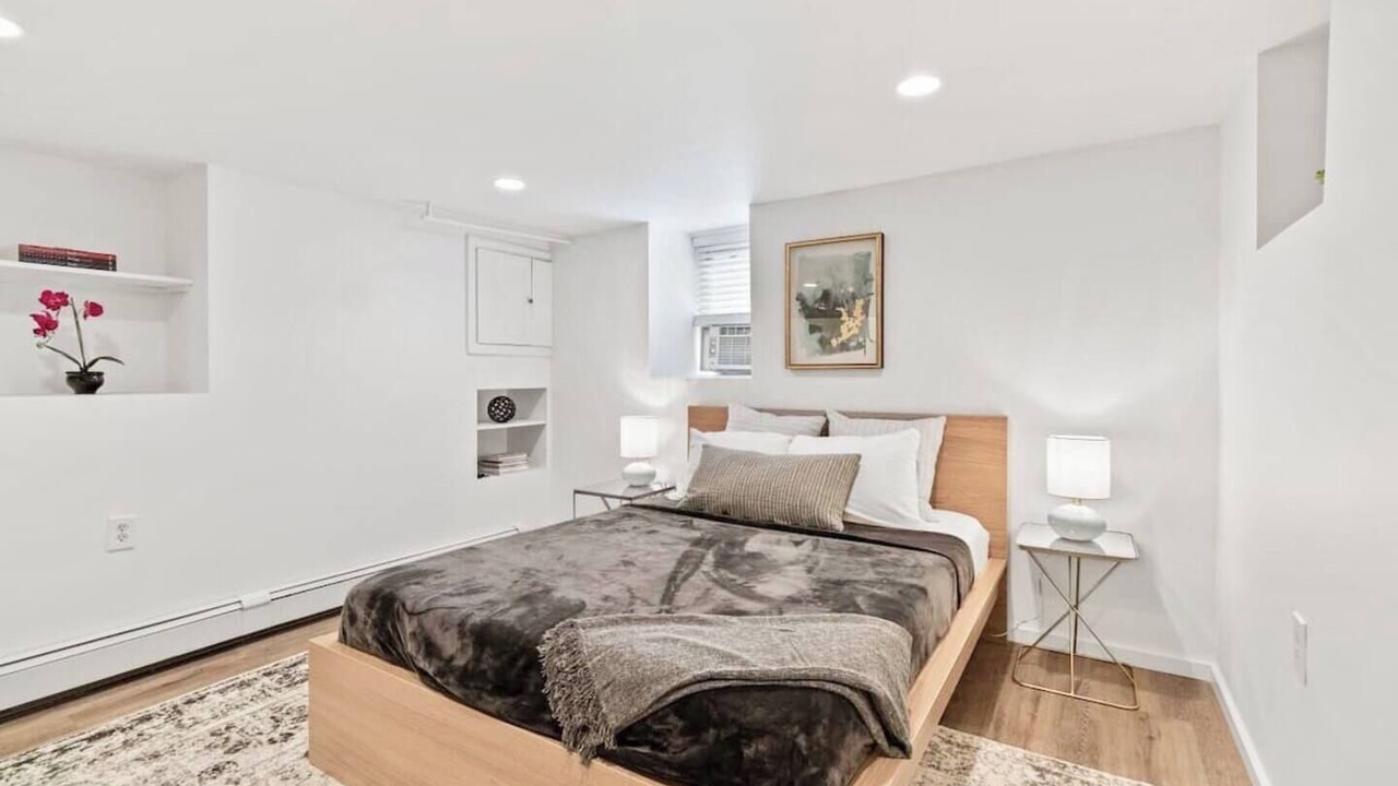 Photo of Bedroom in Cove - East Side - Shippan