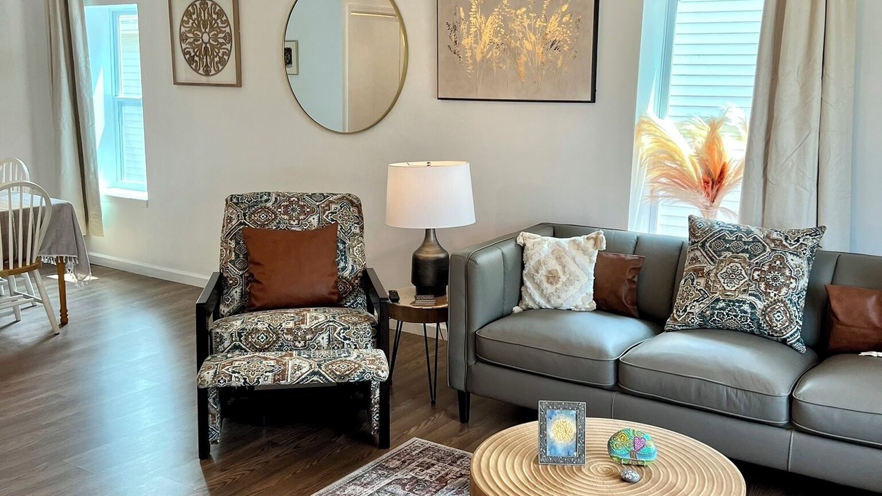 Photo of Livingroom in Oswego