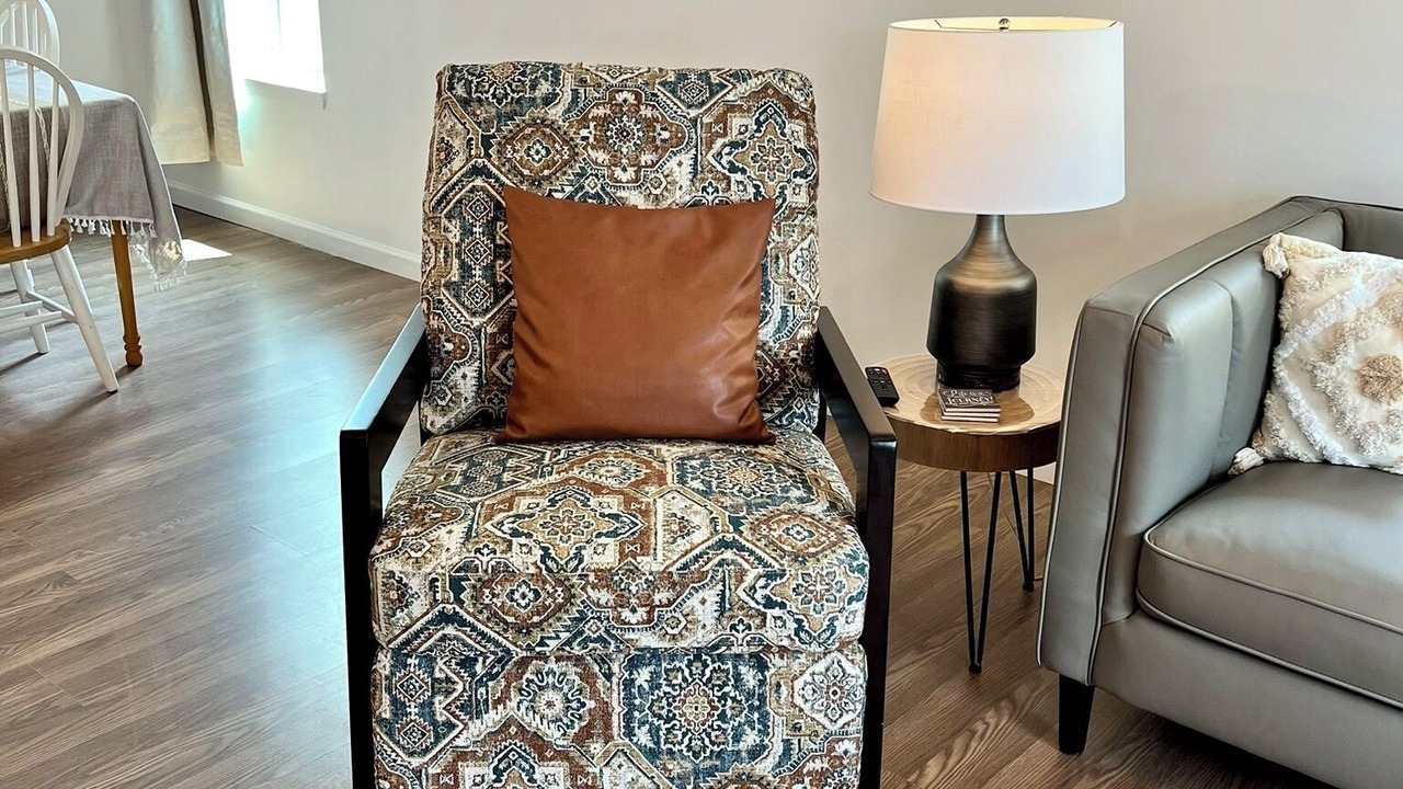 Photo of Livingroom in Oswego
