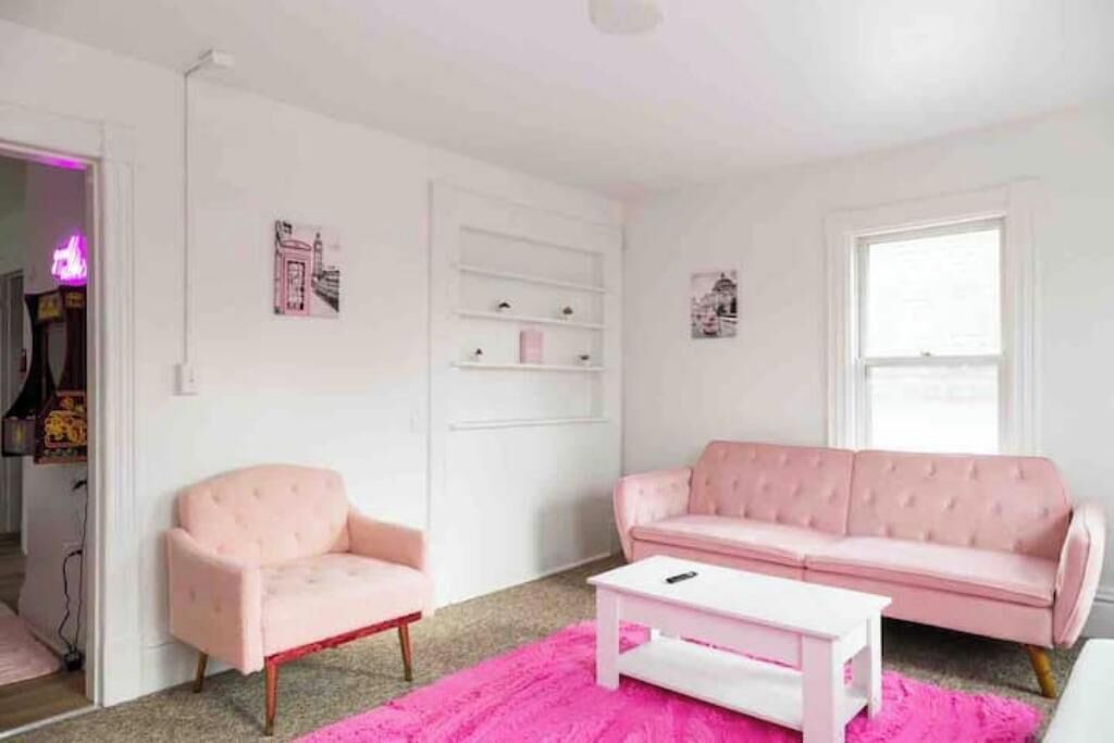 Photo of Livingroom in Old North End