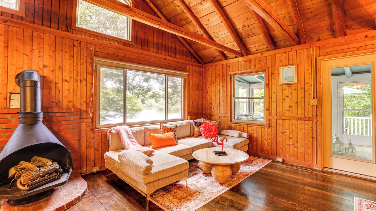 Photo of Livingroom in Chesapeake Ranch Estates-Drum Point