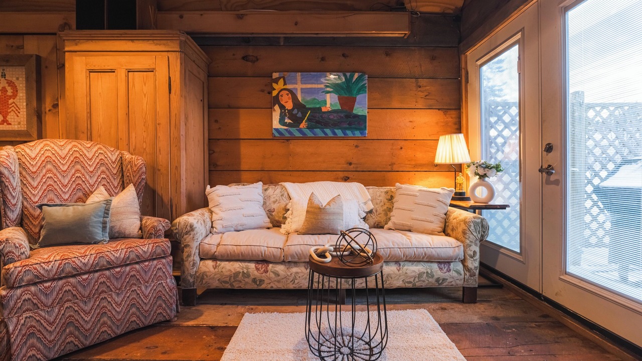 Photo of Livingroom in South Londonderry