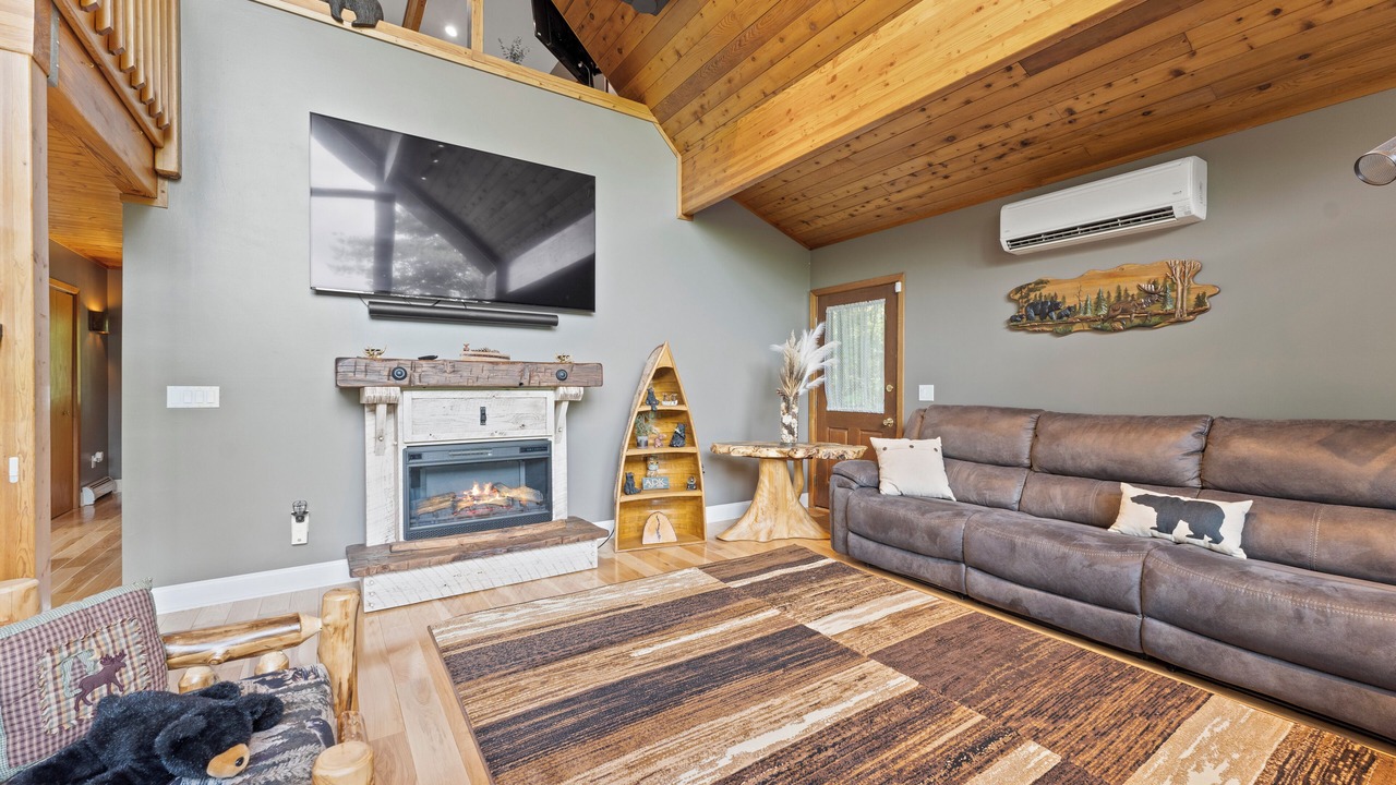 Photo of Livingroom in Lake George