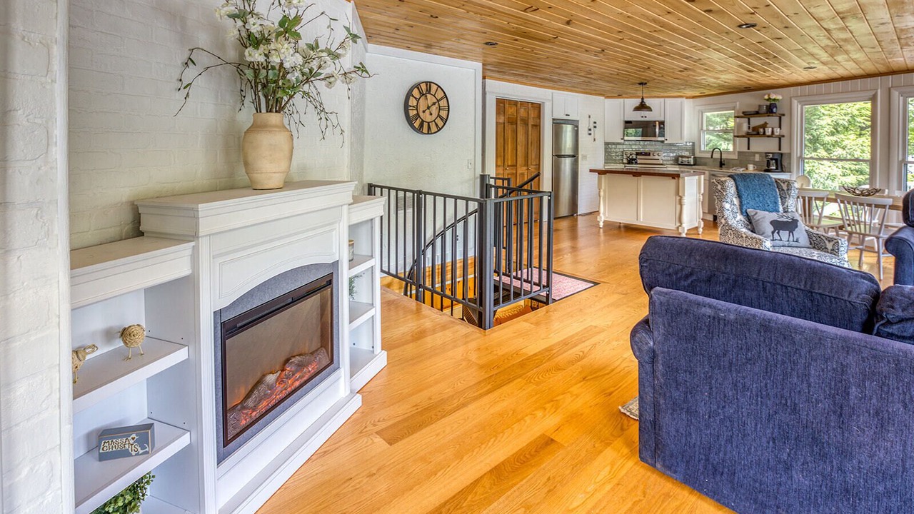 Photo of Livingroom in Sherwood Forest