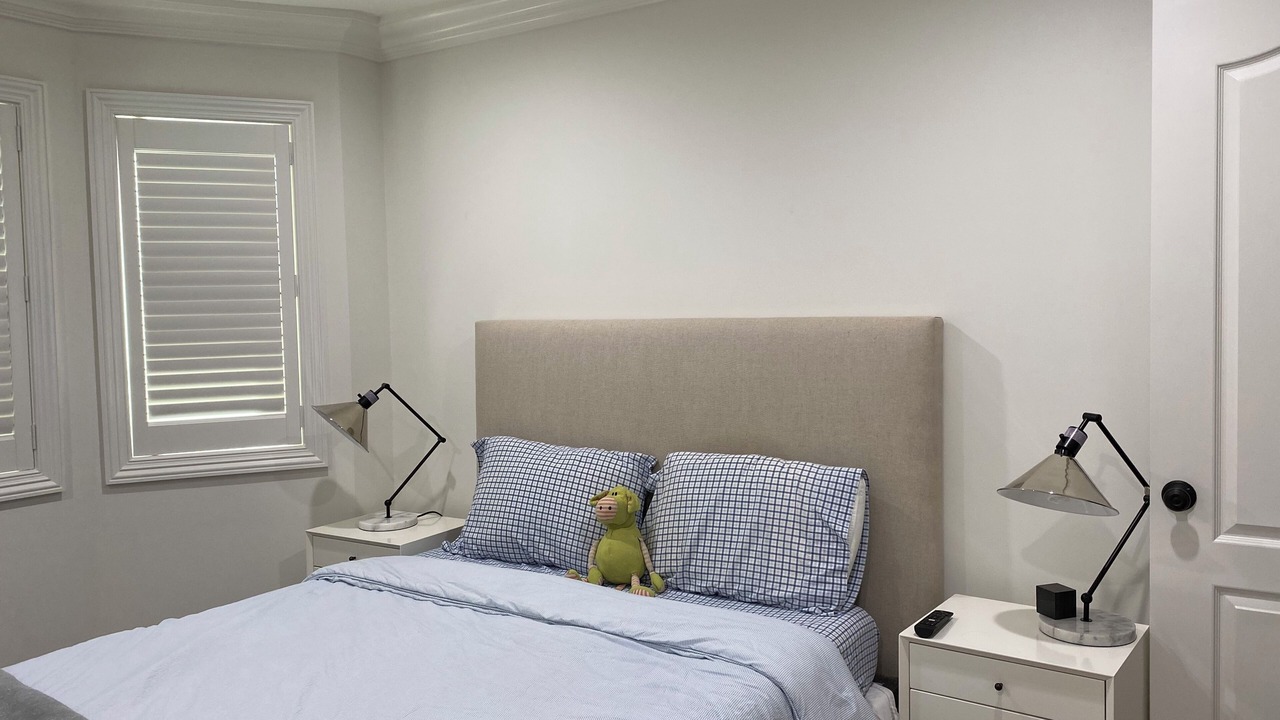 Photo of Bedroom in Alden Manor