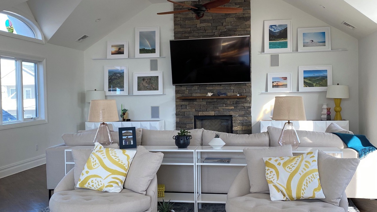 Photo of Livingroom in Alden Manor