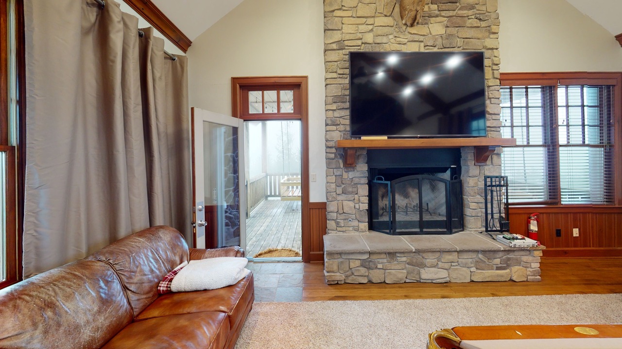 Photo of Livingroom in Snowshoe