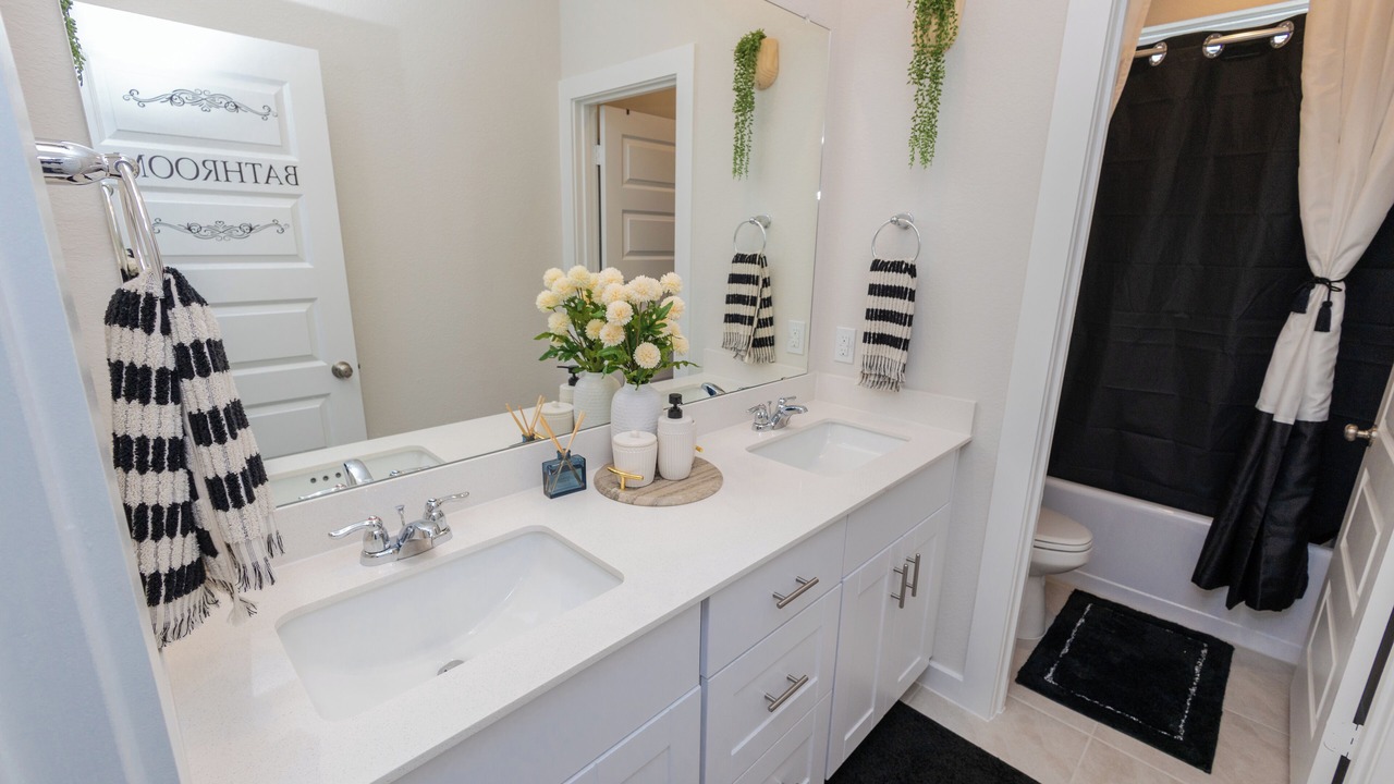 Photo of Bathroom in Clodine