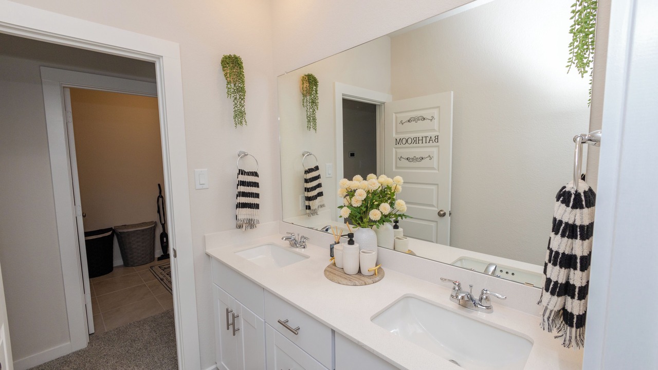 Photo of Bathroom in Clodine