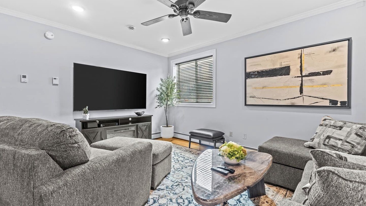 Photo of Livingroom in Old North End