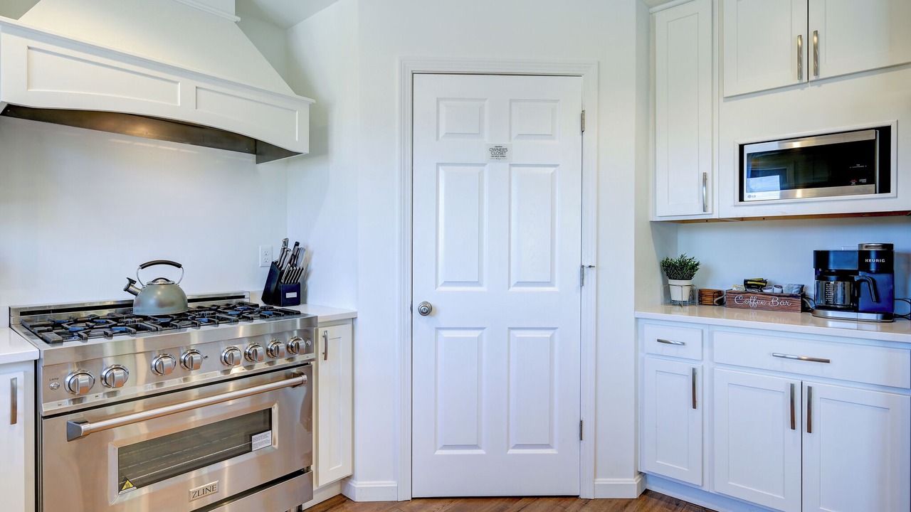 Photo of Kitchen in Center Conway