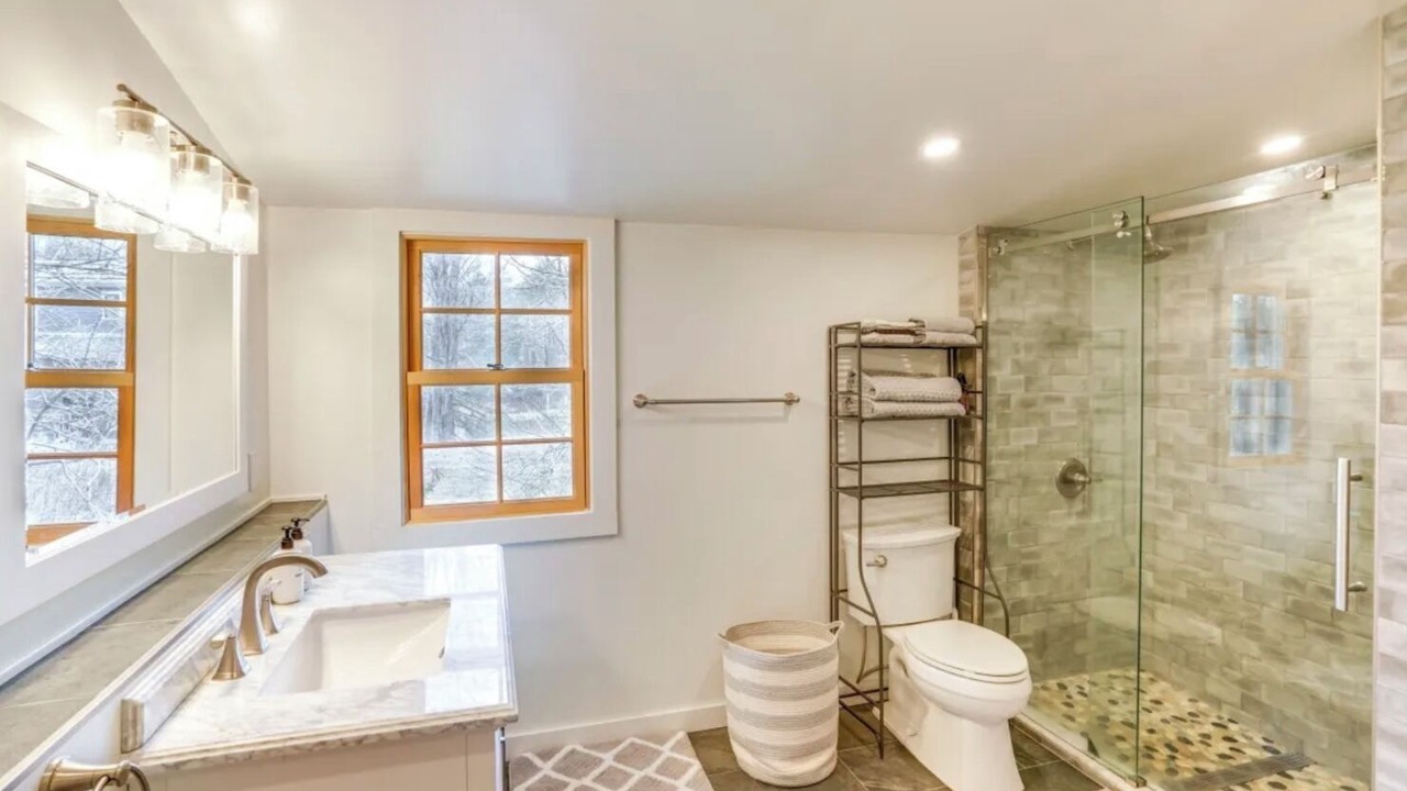 Photo of Bathroom in Town of New Baltimore