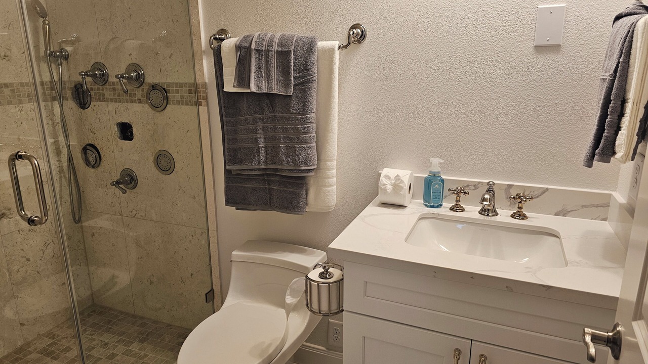 Photo of Bathroom in Grogan's Mill