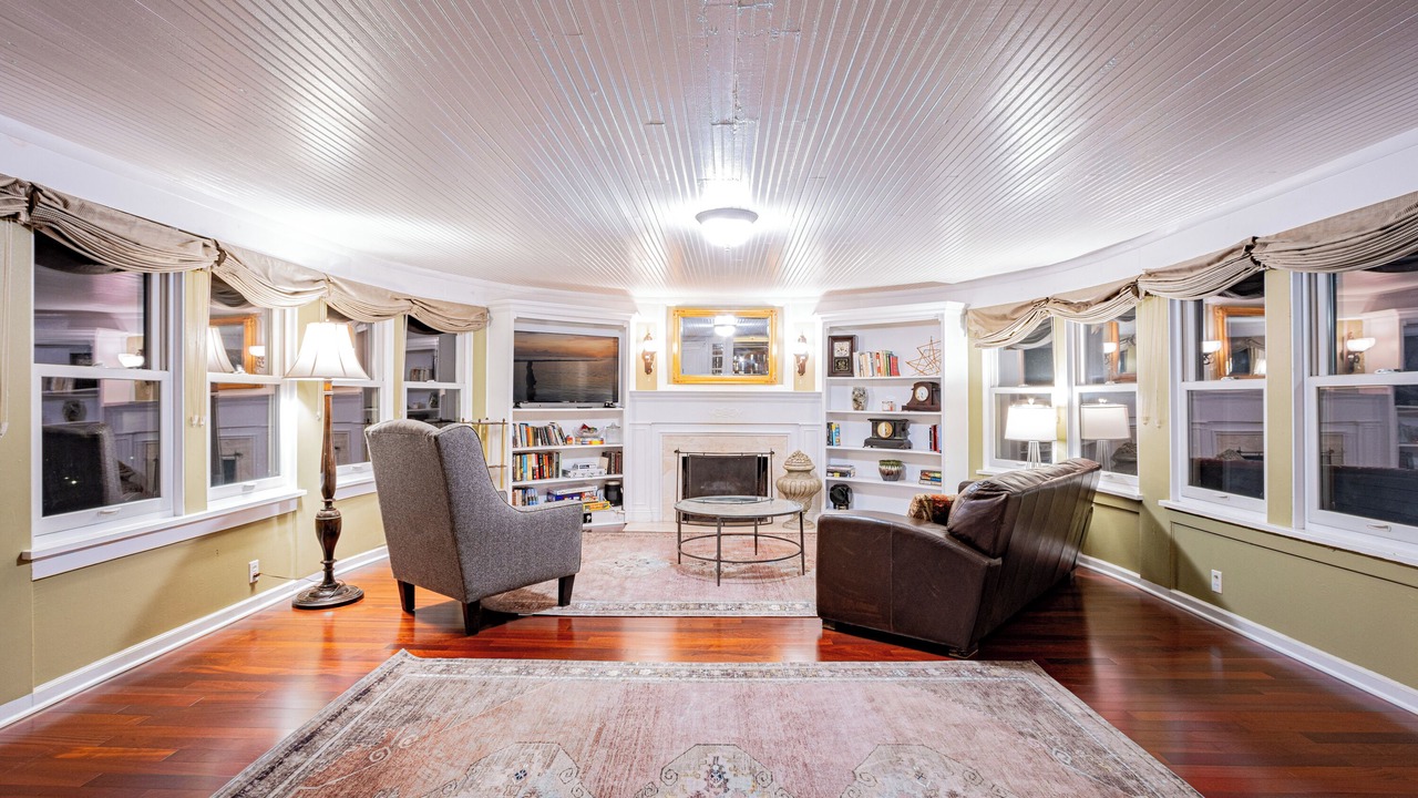 Photo of Bedroom in Willoughby Hills