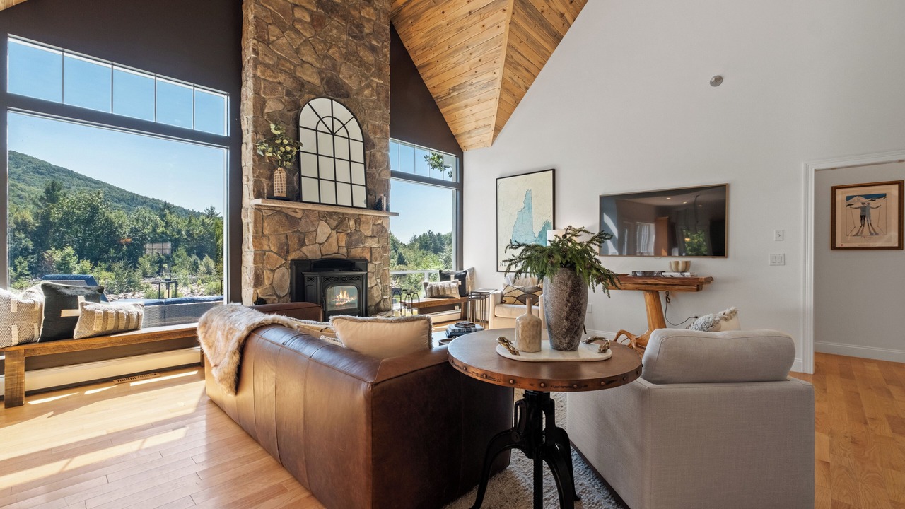 Photo of Livingroom in North Woodstock