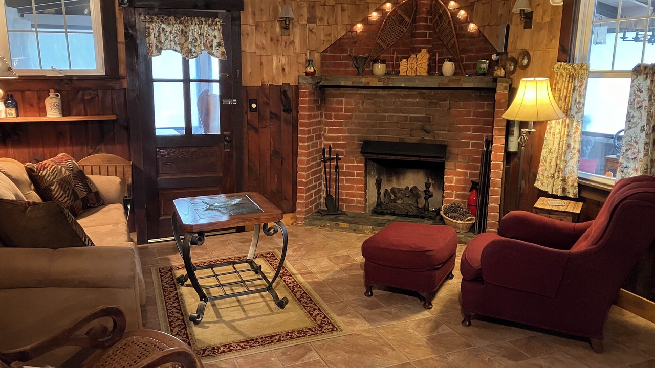 Photo of Livingroom in Lake Luzerne-Hadley