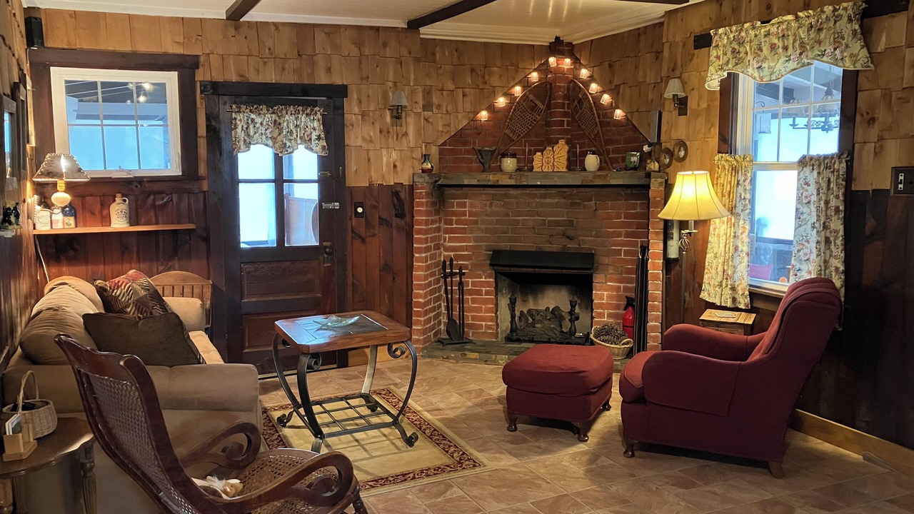 Photo of Livingroom in Lake Luzerne-Hadley