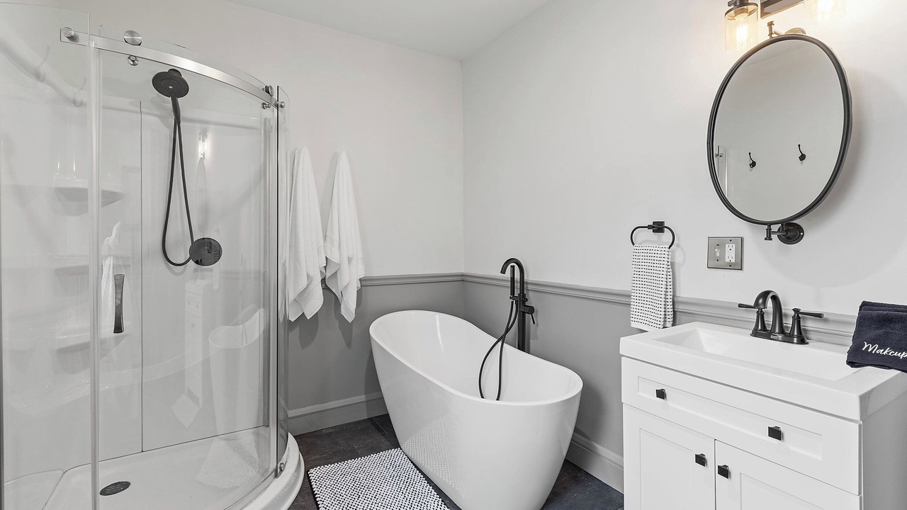 Photo of Bathroom in Le Roy