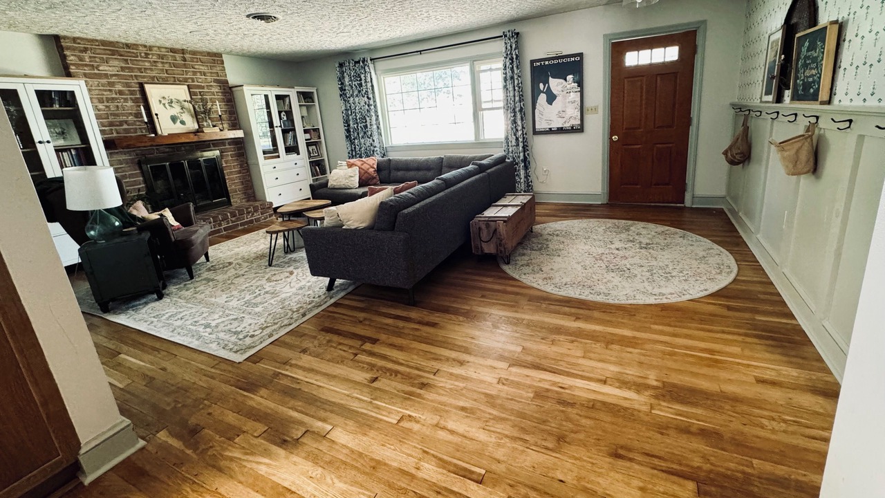 Photo of Livingroom in Algonquin