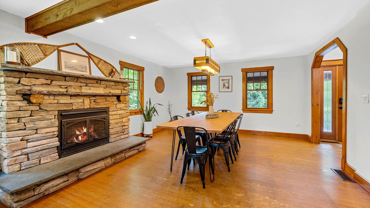 Photo of Livingroom in Pittsfield
