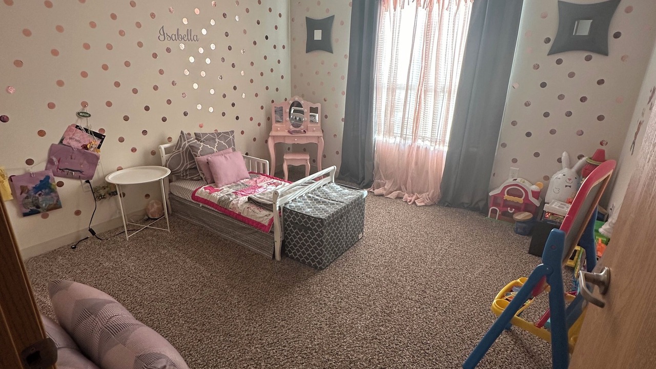 Photo of Bedroom in Nassau Bay