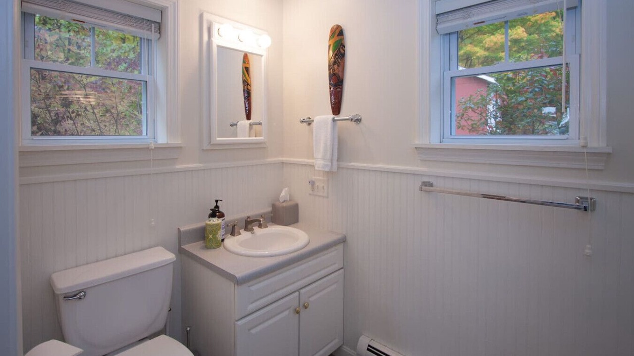 Photo of Bathroom in Newport Center