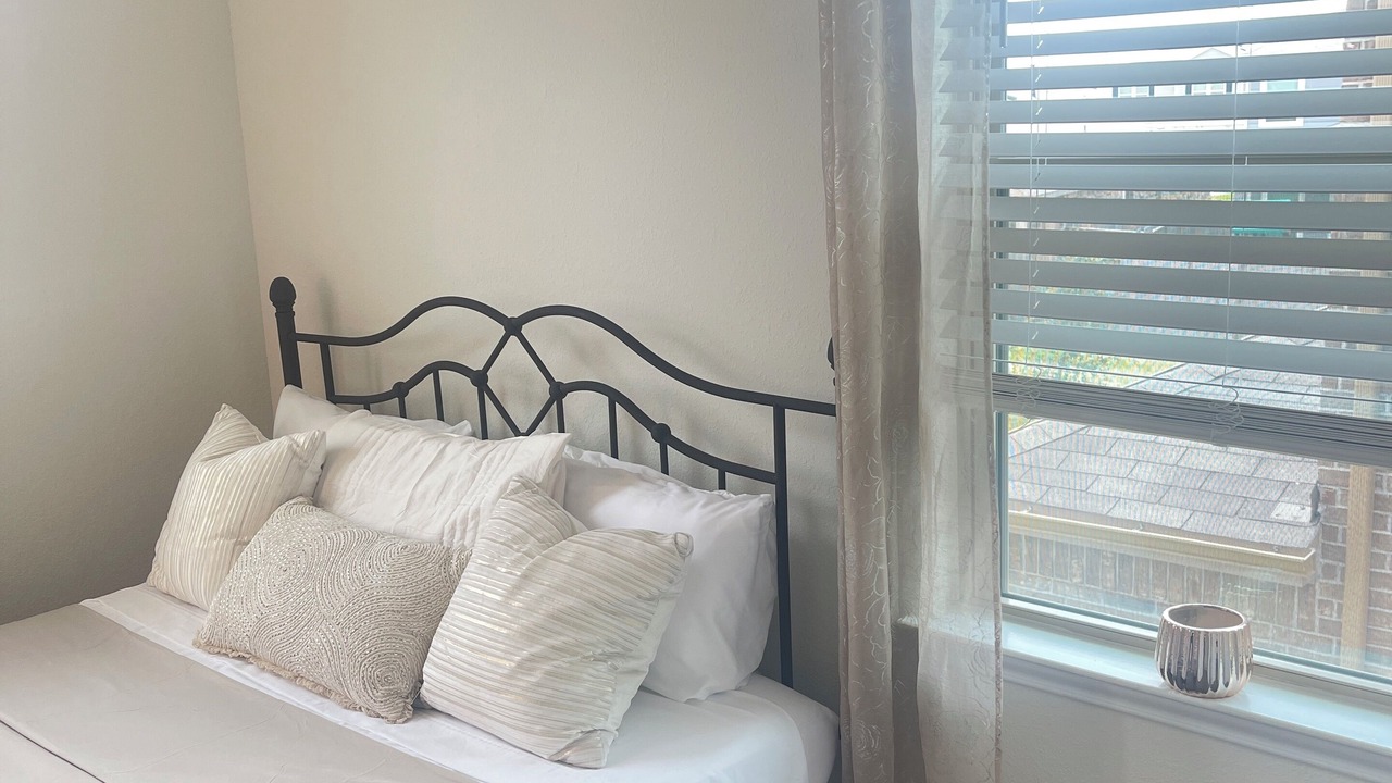 Photo of Bedroom in Iowa Colony