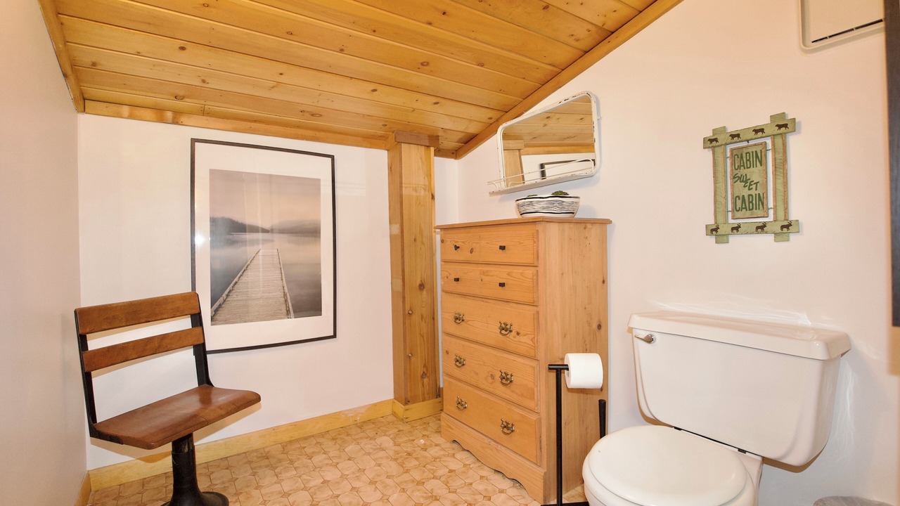 Photo of Bathroom in Old Timberline