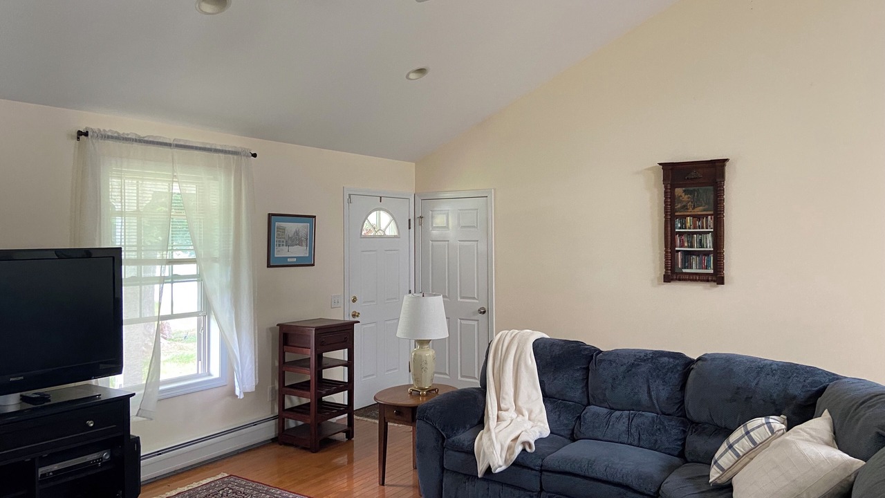 Photo of Livingroom in Lanesborough