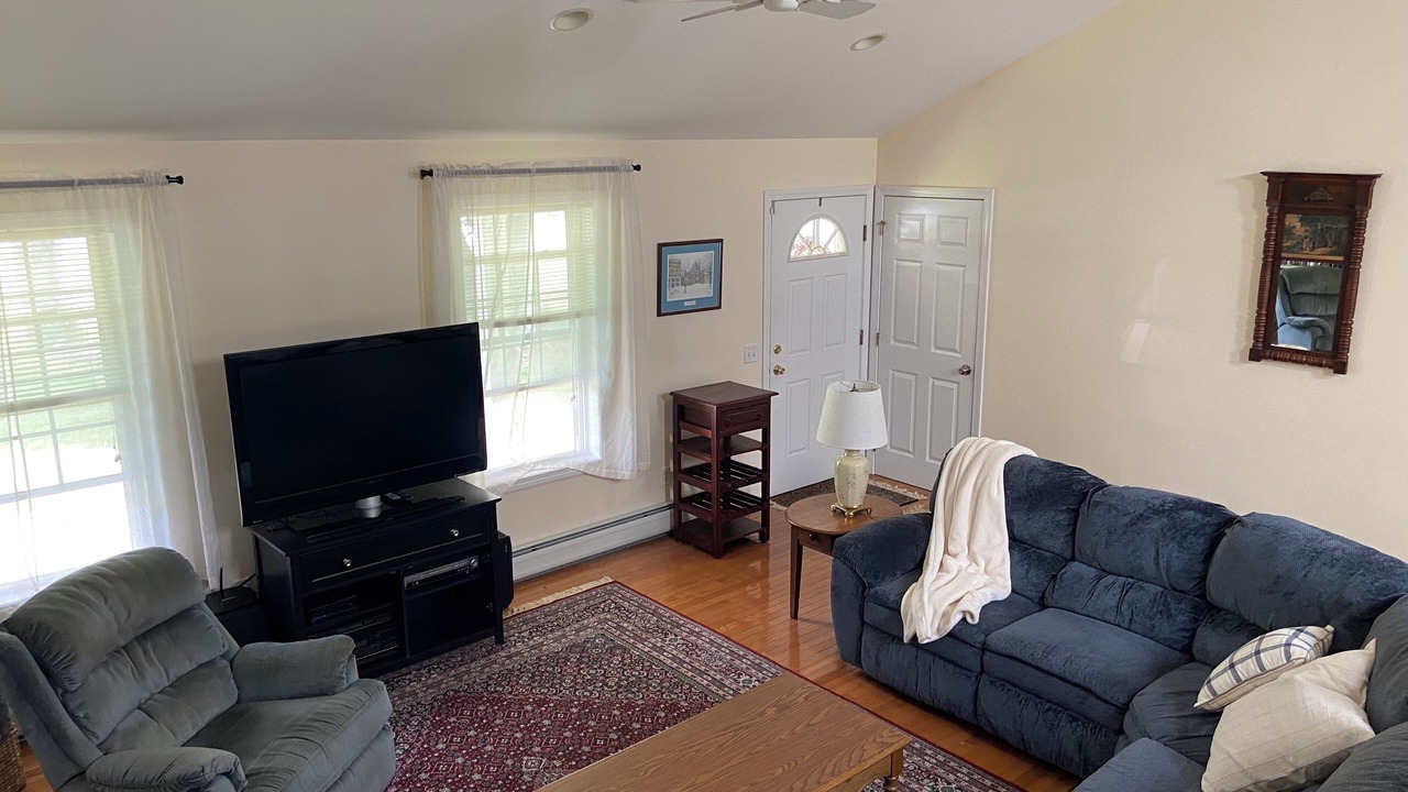 Photo of Livingroom in Lanesborough