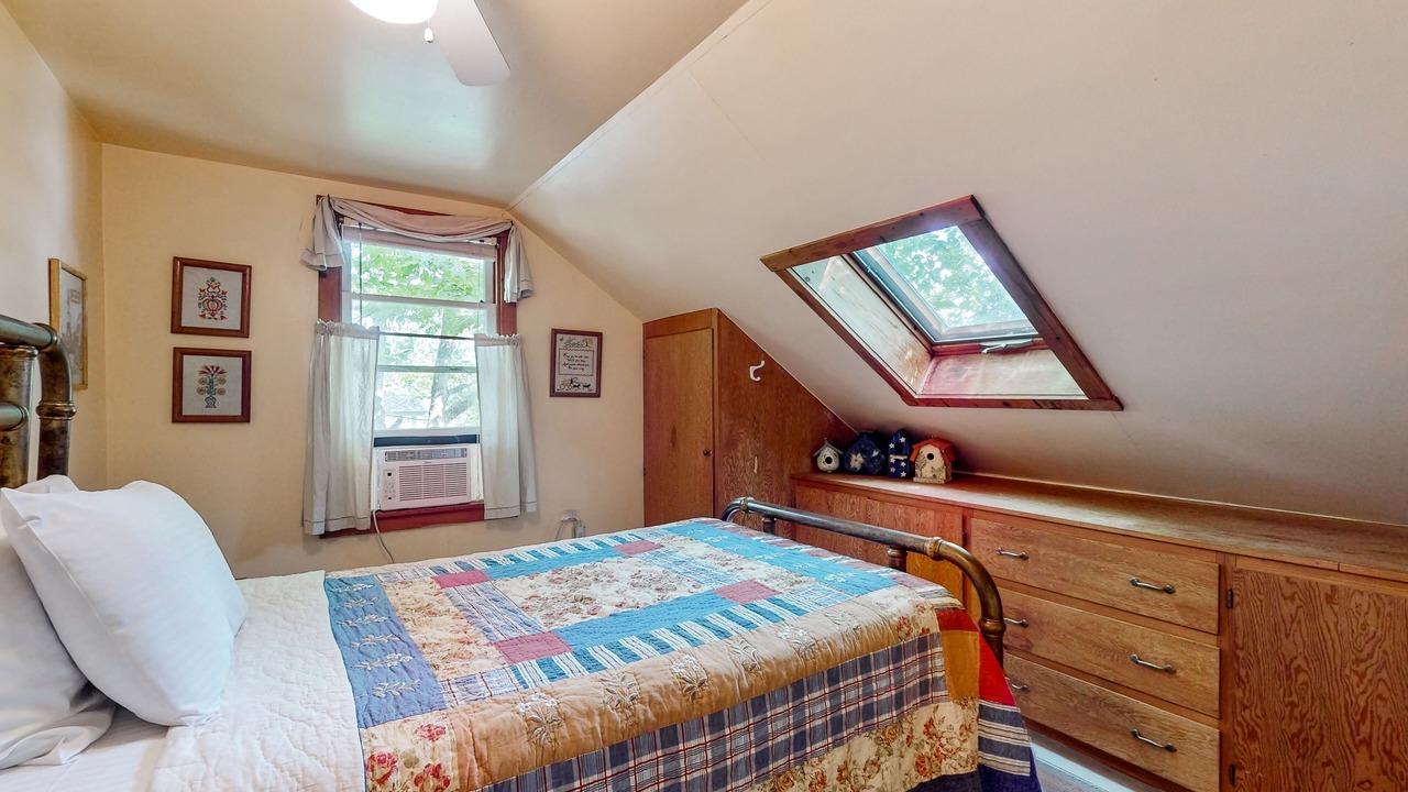 Photo of Bedroom in Castleton